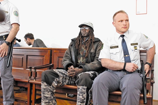 Po prestani skoraj dveletni zaporni kazni bo za naslednja štiri leta Coco Faragala v Sloveniji neželen.