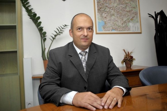 Joško Knez je odstopil z mesta generalnega direktorja Arsa zaradi nepravilnosti pri načrtovanem črpanju plina v Prekmurju.
