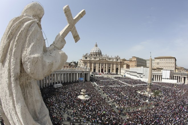 Vatikan naročil ameriškim škofom, naj preložijo glasovanje o ukrepih proti spolnim zlorabam
