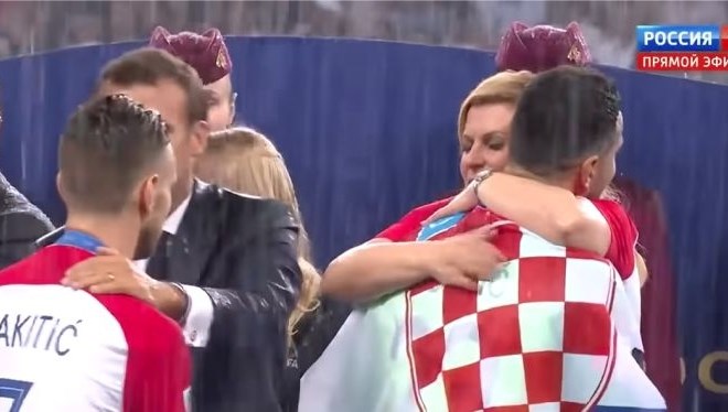 #video Ruska pevka posvetila pesem hrvaški predsednici