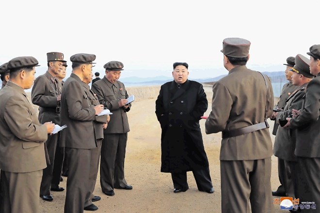 Testiranje »novega visokotehnološkega orožja« je severnokorejska državna tiskovna agencija KCNA predstavila zgolj s...