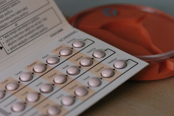 Uslužbenka ene od zagrebških lekarn je zaradi ugovora vesti zavrnila izdajo kontracepcijskih tablet na zdravniški recept....