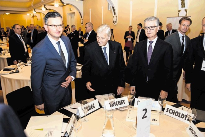 Slovenski premier Marjan Šarec, predsednik evropskega dela Trilaterale Jean-Claude Trichet in slovenski član Trilaterale...