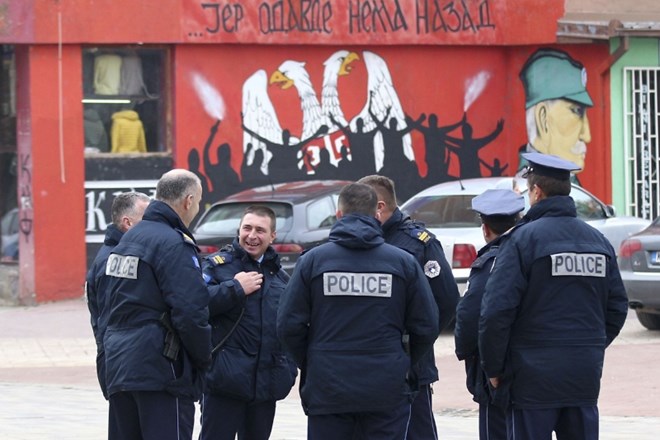 Na Kosovu vroče v Mitrovici, kosovska policija zaradi umora išče srbskega podžupana