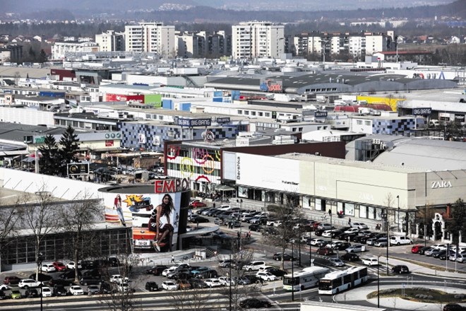 Preureditev cest na vzhodu  nakupovalno-poslovnega središča BTC je Mestna občina Ljubljana zaupala družbi KPL.