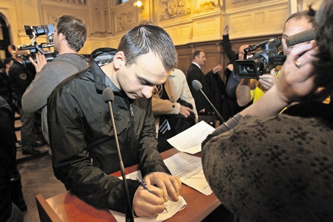 Anes Selman je po obsodilni sodbi novembra 2012 izkoristil priložnost in  pobegnil v Bosno.