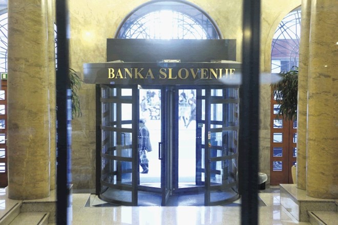 Kaže,  da se tekma za guvernerja Banke Slovenije med Jožetom P. Damijanom in Igorjem Mastenom preveša v zmago Boštjana...