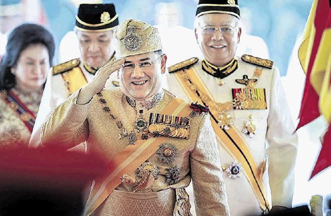 Mohamed V. je prvi kralj Malezije, ki je vladal brez kraljice.
