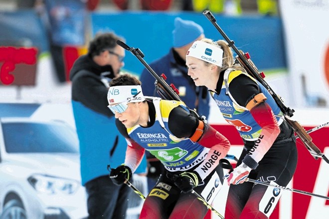 Thekla Brun - Lie in Lars Helge Birkeland sta dobila uvodno biatlonsko preizkušnjo sezone na Pokljuki.