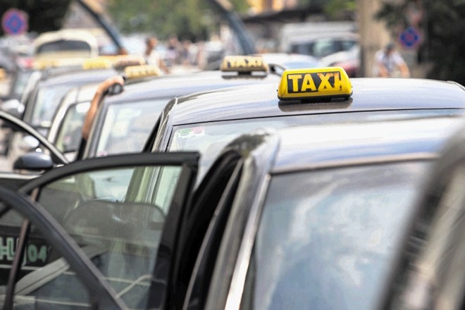 Finančna uprava področje taksi prevozov obravnava kot rizično in mu posveča posebno pozornost.