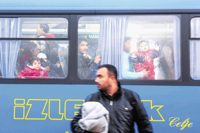V času najbolj množičnega begunskega vala, ki je trajal od oktobra 2015 do začetka leta 2016, so Slovenske železnice begunce...