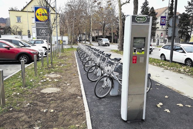 Za Bežigradom je novo postajališče sistema za izposojo koles Bicikelj.