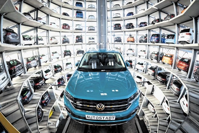 Pričakovati je, da bo nemška avtomobilska industrija zaradi okoljskih težav in električnih vozil zmanjševala število...