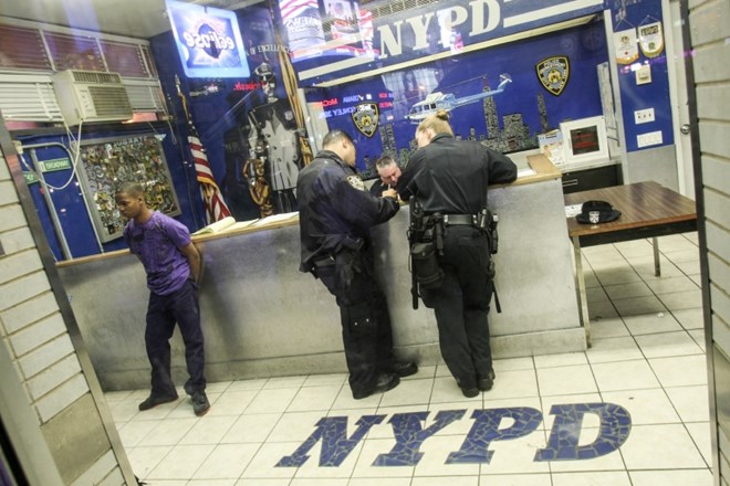 Newyorška policija tarča kritik zaradi nasilnega ravnanja
