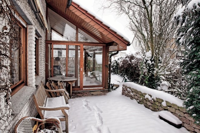 Počitniško hiško zaščitite pred mrazom, snegom in vlago