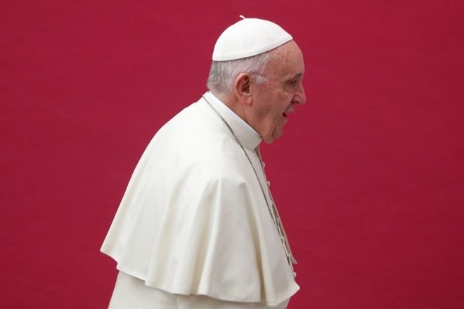 Papež zaradi pedofilskih škandalov iz kroga ožjih sodelavcev umaknil dva kardinala