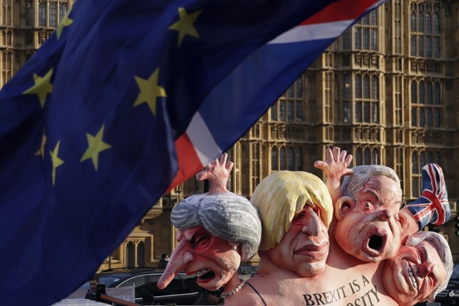 Britanski parlament bo o dogovoru o brexitu glasoval januarja 