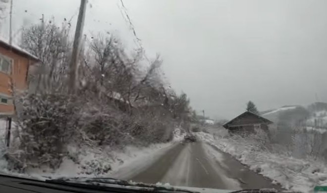 V večjem delu BiH promet poteka upočasnjeno zaradi snega na cestiščih. Tako so bile videti ceste pred dvema tednoma.
