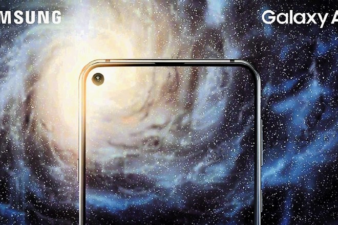 Med kiklopske telefone sodi tudi Samsungov galaxy a8s.