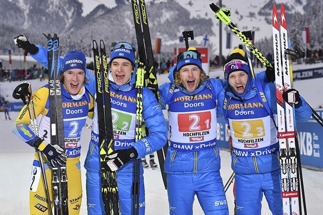 Švedski biatlonci v štafeti premagali Norvežane, Slovenci 11.