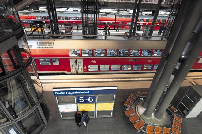 Denar, ki ga bo Nemčija letos namenila za obnovo železniške infrastrukture Deutsche Bahn, naj ne bi zadostoval.