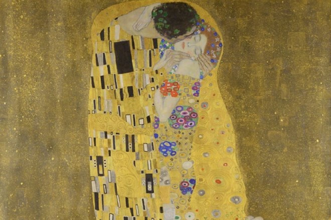 Klimtova znamenita slika Poljub.
