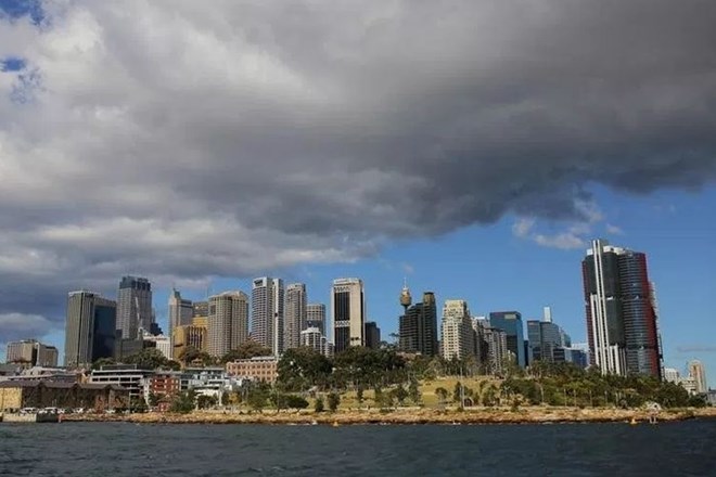 »Pokajoči zvoki« sprožili evakuacijo stolpnice v Sydneyju