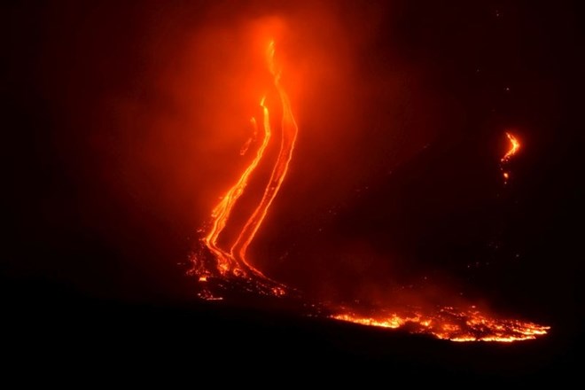 Etna povzroča potrese in škodo