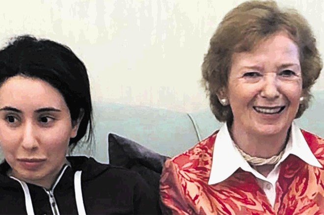 Princesa Latifa z nekdanjo komisarko Združenih narodov za človekove pravice Mary Robinson