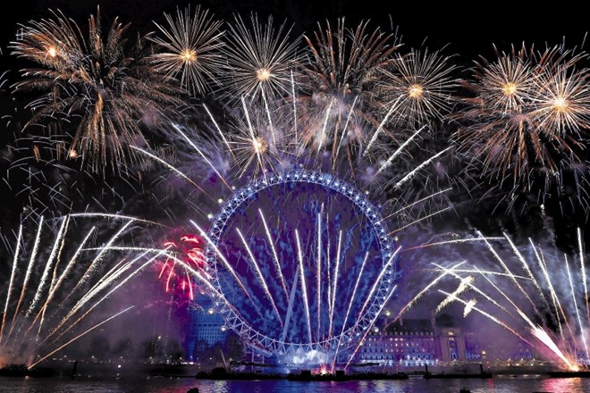 Celo novoletni ognjemet v Londonu, ki je po naročilu župana nekaj časa razsvetljeval nebo prestolnice v barvah Evropske...
