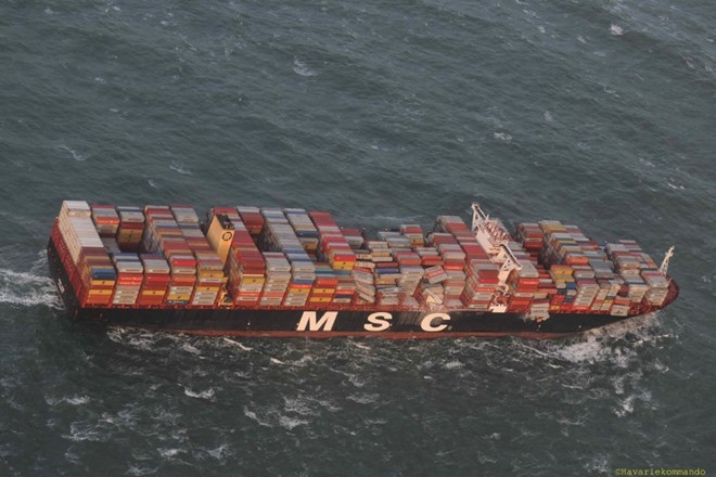 Ladjar obljublja plačilo sanacije po padcu kontejnerjev v Severno morje 