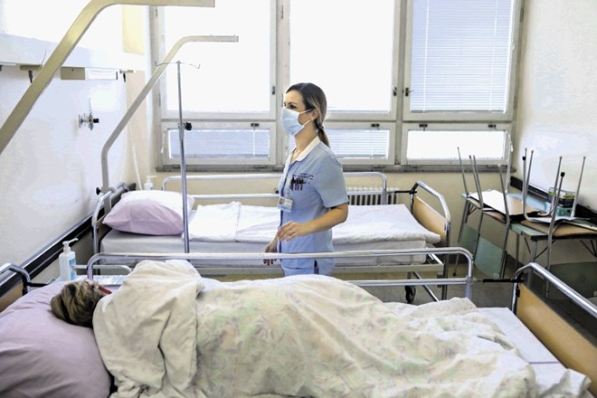 V Bolnišnici dr. Petra Držaja spet odpirajo poseben oddelek za bolnike z gripo in gripi podobnimi obolenji.