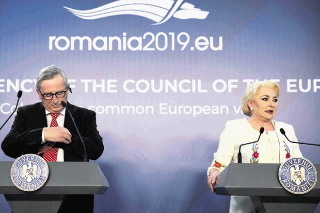 Predsednik evropske komisije in romunska premierka nimata povsem enakih pogledov.