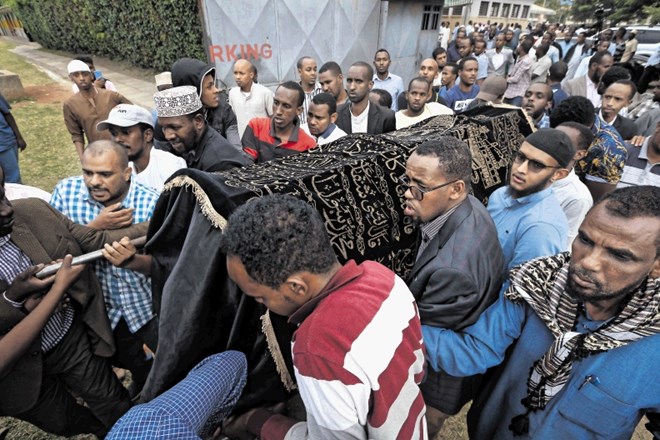 V Nairobiju so se danes poslavljali od nedolžnih  žrtev napada somalskih džihadistov na tamkajšnji hotel.