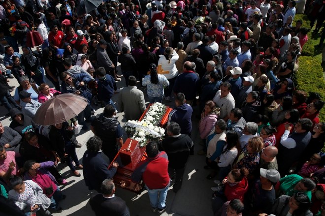 Včerajšnji pogreb v mehiški vasici Tlahuelilpan.