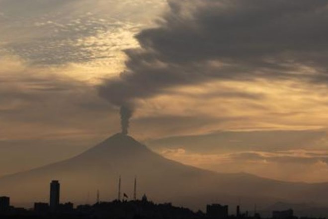 V Mehiki znova dejaven vulkan Popocatepetl