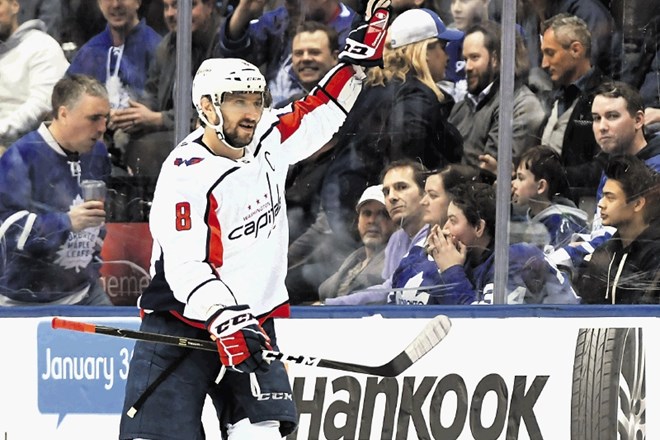 Aleksander Ovečkin je v NHL izenačil točkovni rekord rojaka Sergeja Fedorova.
