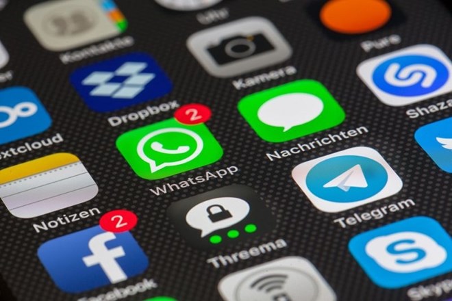 Mark Zucekrberg napoveduje združitev servisev za pošiljanje sporočil Messenger, WhatsApp in Instagram.