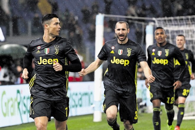 Juventus je prvi polčas tekme proti Laziu končal brez strela proti nasprotnikovim vratom.
