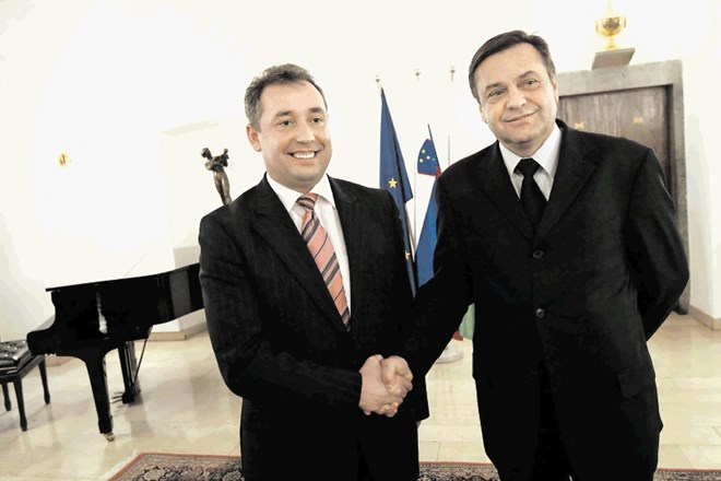 Ljubljanski župan Zoran Janković ter lastnik in prokurist družbe Gratel marca leta 2007, potem ko sta sklenila dogovor, ki je...