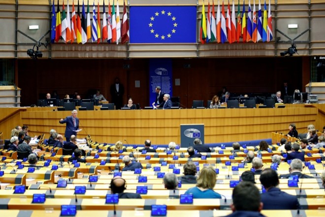 Evropski poslanci bodo morali objaviti lobistične stike