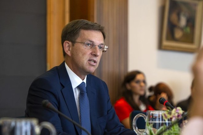 Zunanji minister Miro Cerar je danes odboru državnega zbora za zunanjo politiko predstavil, kako zunanje ministrstvo...