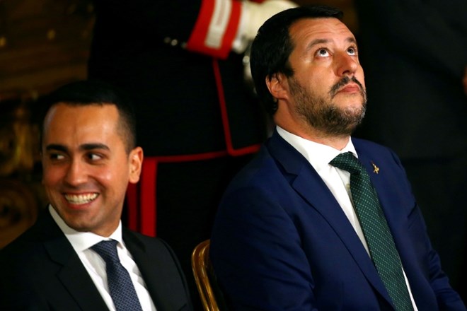 V Italiji je prišlo do hujšega spora med podpredsednikoma vlade Matteom Salvinijem (desno) in Luigijem Di Maiem (levo).