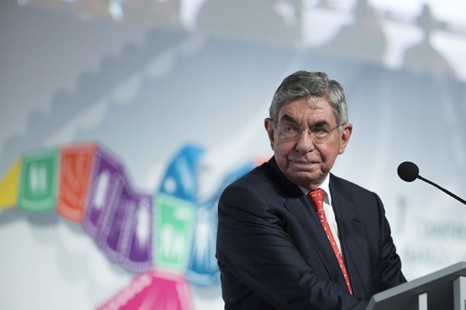 Oscar Arias je obtožen spolnega napada.