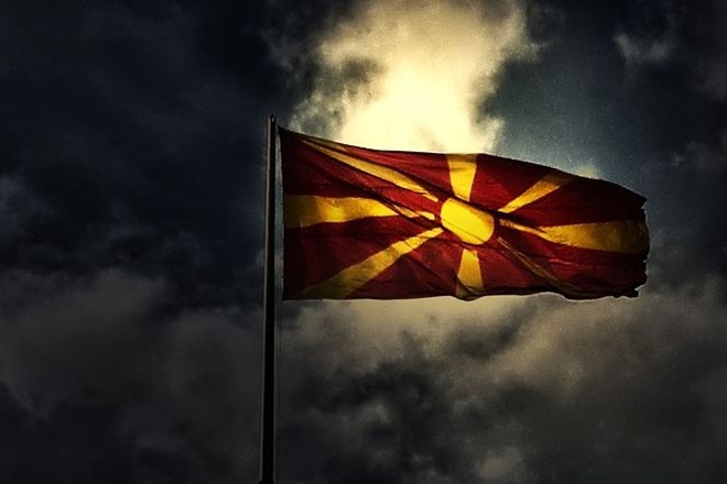 Zastava Makedonije bi lahko pred Natom zaplapolala že to leto.