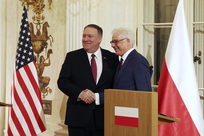 Poljski zunanji minister Jacek Czaputowicz na desni in ameriški državni sekretar Mike Pompeo