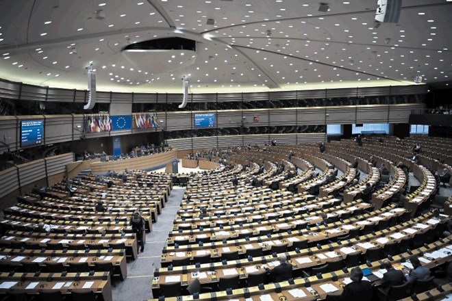 Število poslancev v evropskem parlamentu se bo po izstopu Velike Britanije zmanjšalo s sedanjih 751 na 705 poslancev.