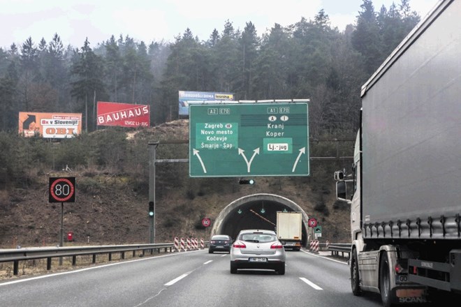 Družba za avtoceste v letošnjem letu načrtuje začetek prenove predora Golovec in bližnjega pokritega vkopa Strmec. Če bo...