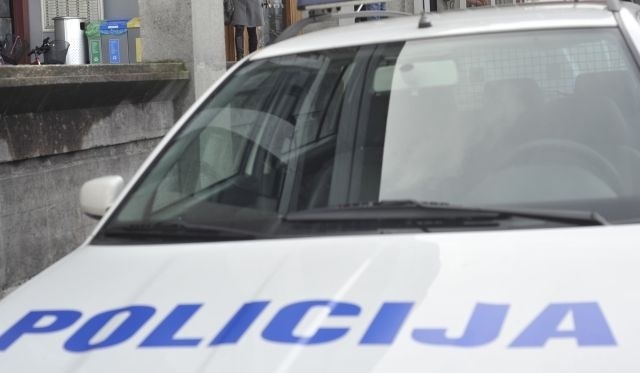 Policija zbira informacije o petkovi prometni nesreči v Mariboru
