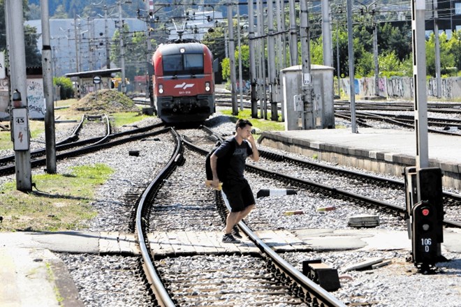 Z gradnjo parkirne hiše v Grosupljem naj bi se povečalo število vlakov, ki bodo peljali v Ljubljano.